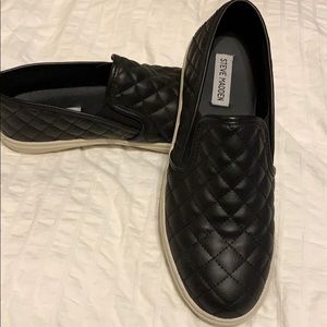 Steve Madden black slip on shoe